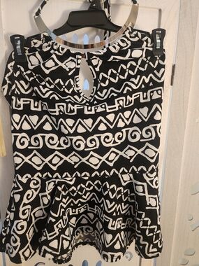 a'gaci Black and White Patterned Peplum Top